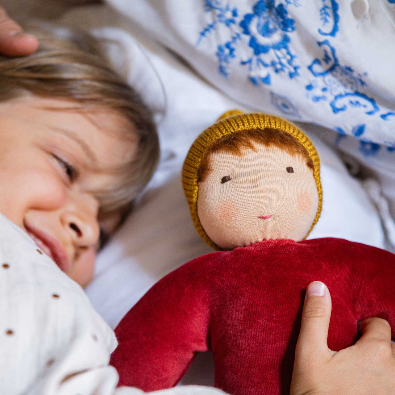 Waldorfpuppe NANA rubin