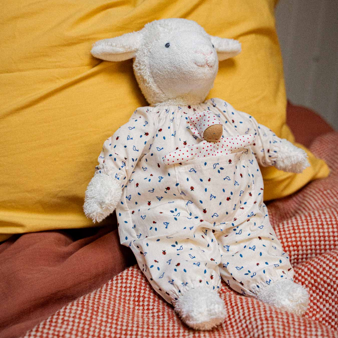 LUDWIG Lamm stehend LUDWIG Lamm stehend