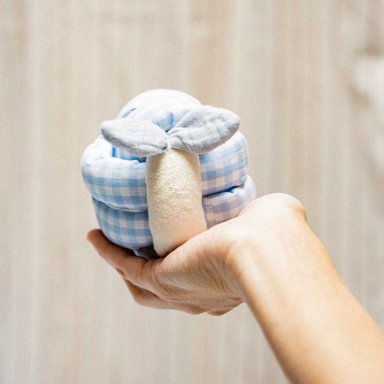 KNOT BALL mit Glocke kariert KNOT BALL mit Glocke kariert