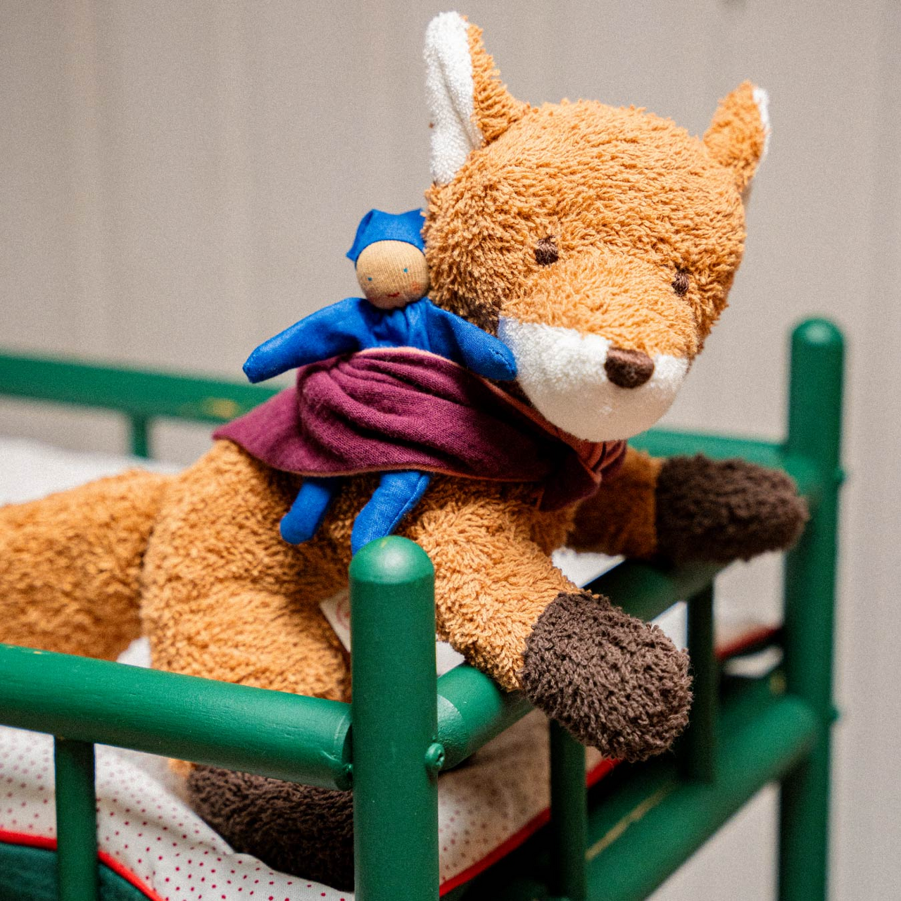 FINN Fuchs liegend FINN Fuchs liegend